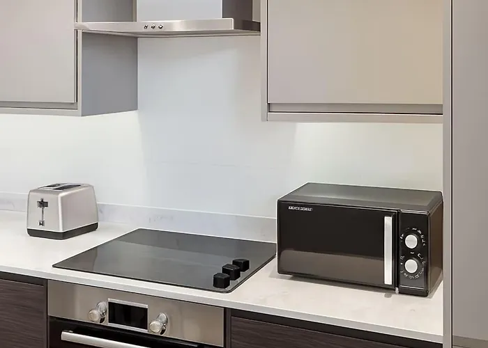 Cosy 1-bed Flat Close To Centre Lejlighed