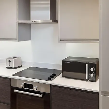 Cosy 1-bed Flat Close To Centre Apartment