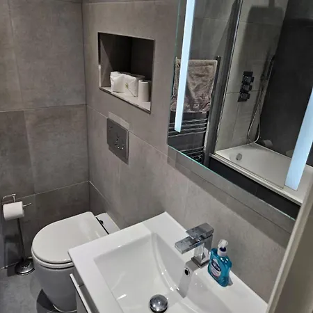 Cosy 1-bed Flat Close To Centre Bristol